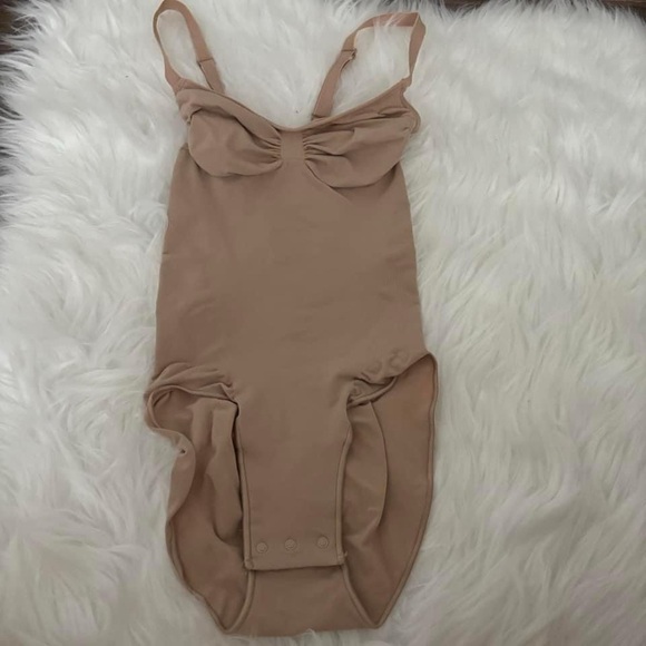 Skims Seamless Sculpt Brief Bodysuit XXS / XS New - Picture 4 of 6